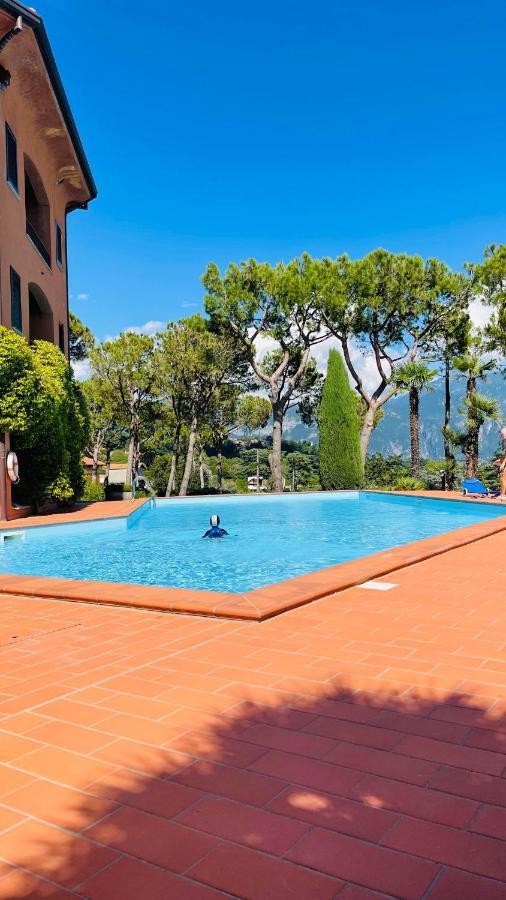 Lake View, Swimming Pool, Tennis Court And Private Parking Mezzegra エクステリア 写真